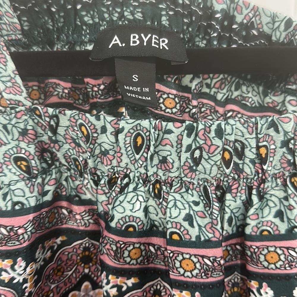 Off the shoulder pattern top - Picture 2 of 2